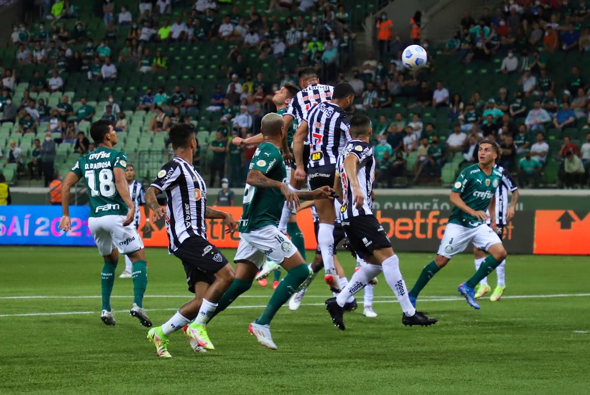 El Mineiro empata 2-2 con el Palmeiras